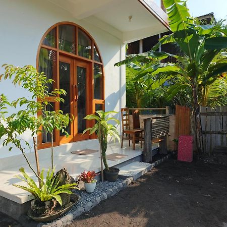 Friend House Stay & Surf Airsatang Exteriör bild