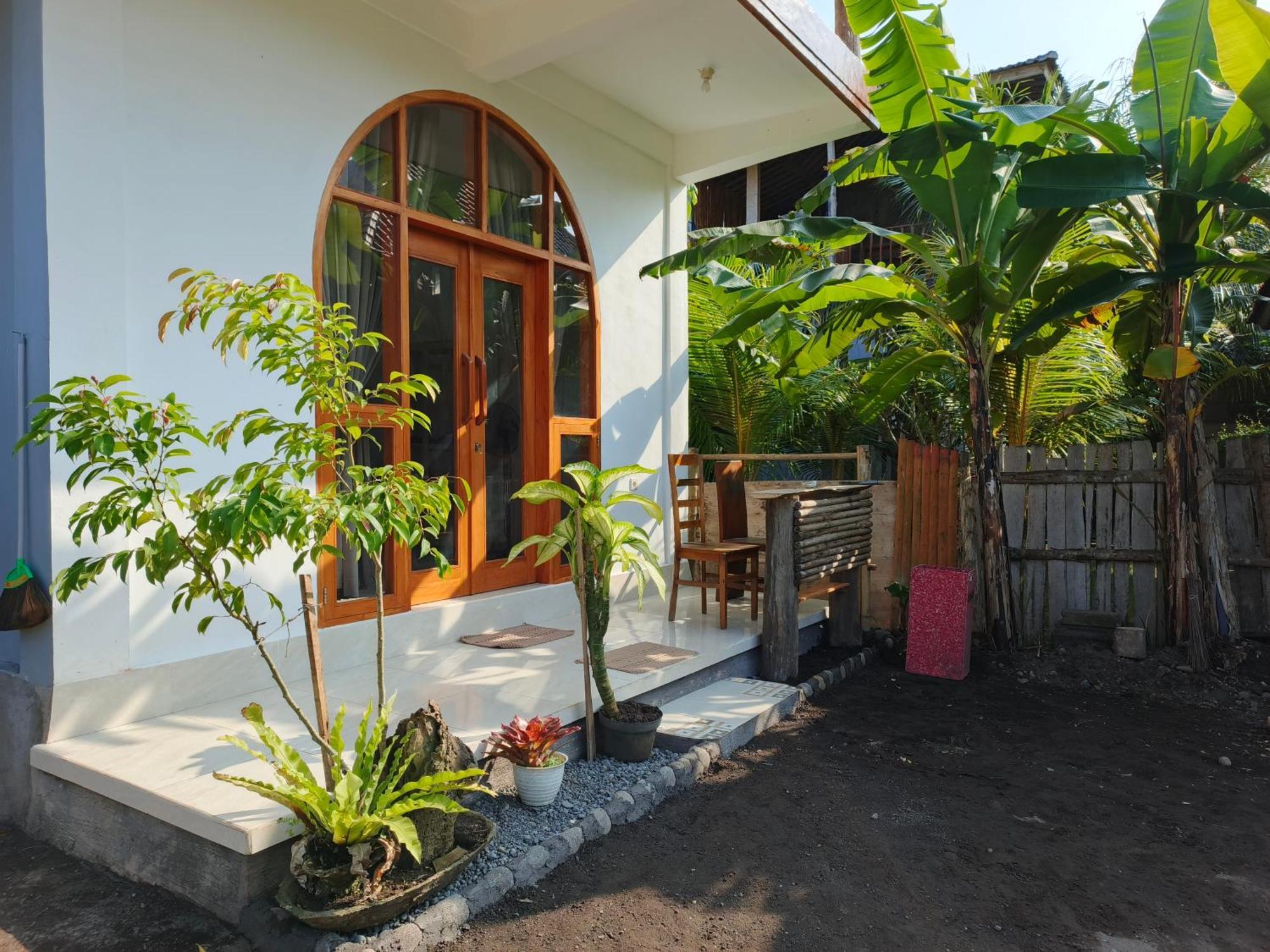 Friend House Stay & Surf Airsatang Exteriör bild