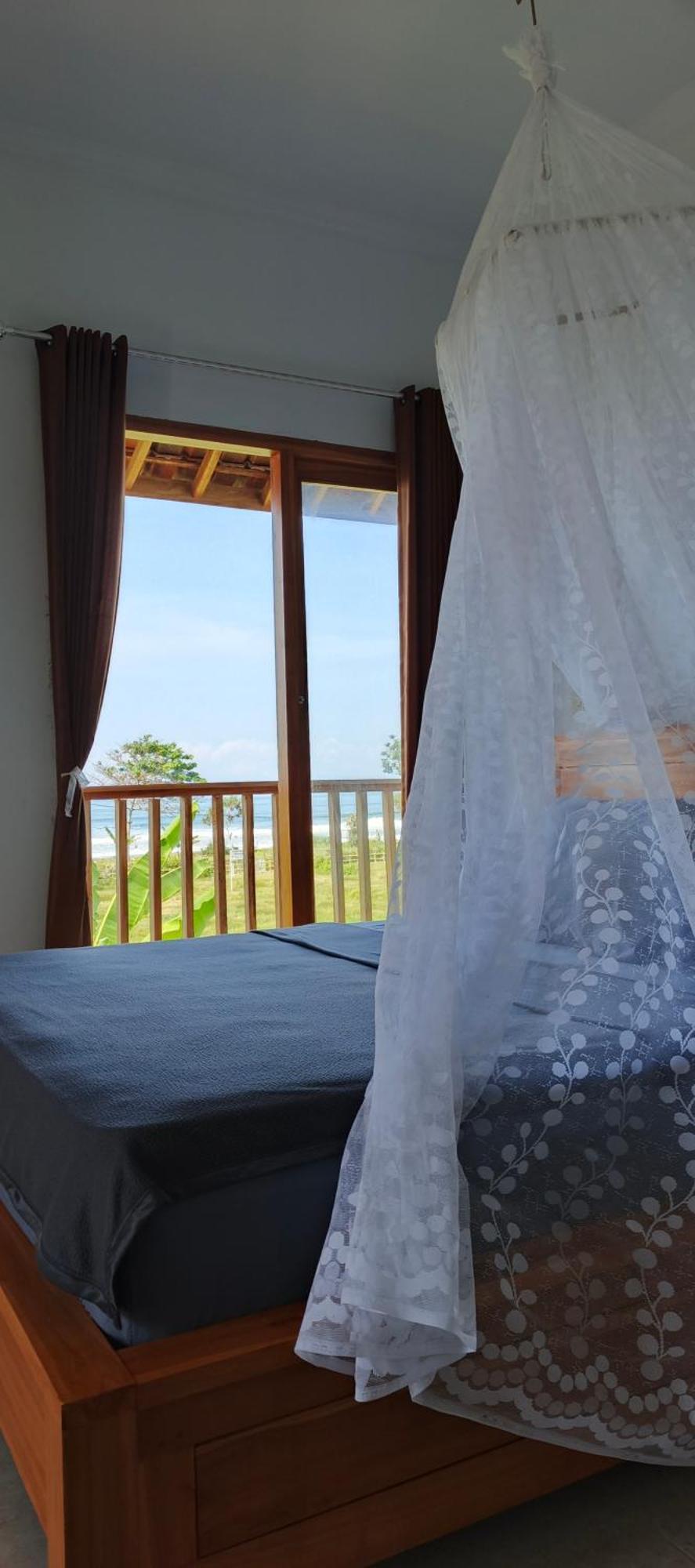 Friend House Stay & Surf Airsatang Exteriör bild