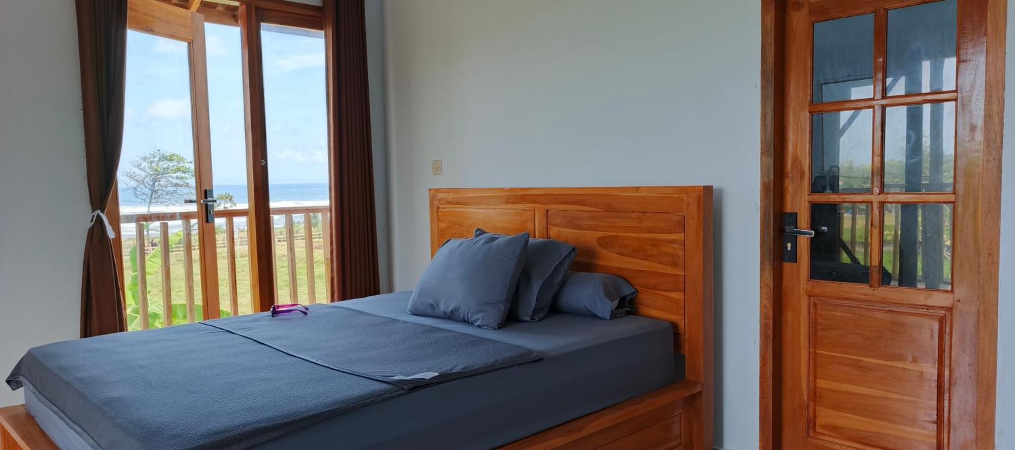 Friend House Stay & Surf Airsatang Exteriör bild