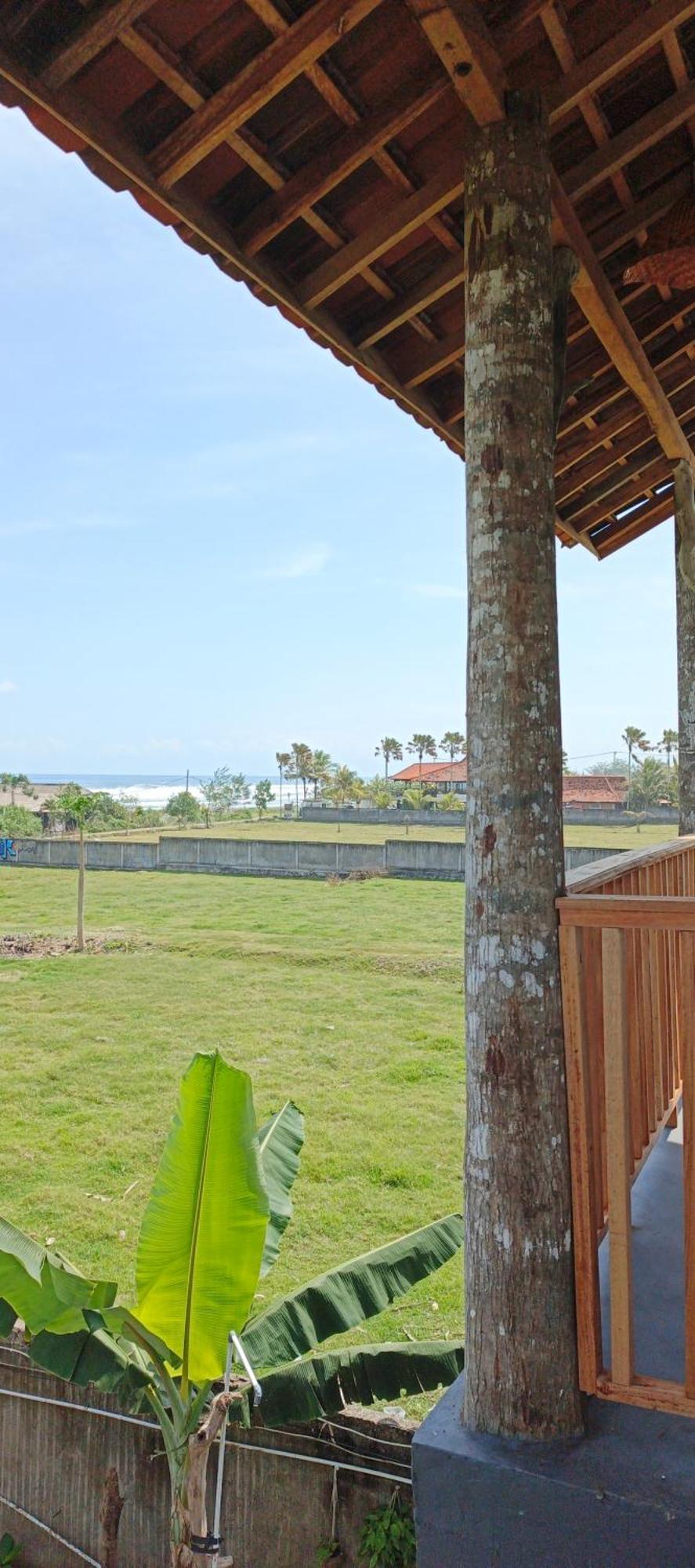Friend House Stay & Surf Airsatang Exteriör bild