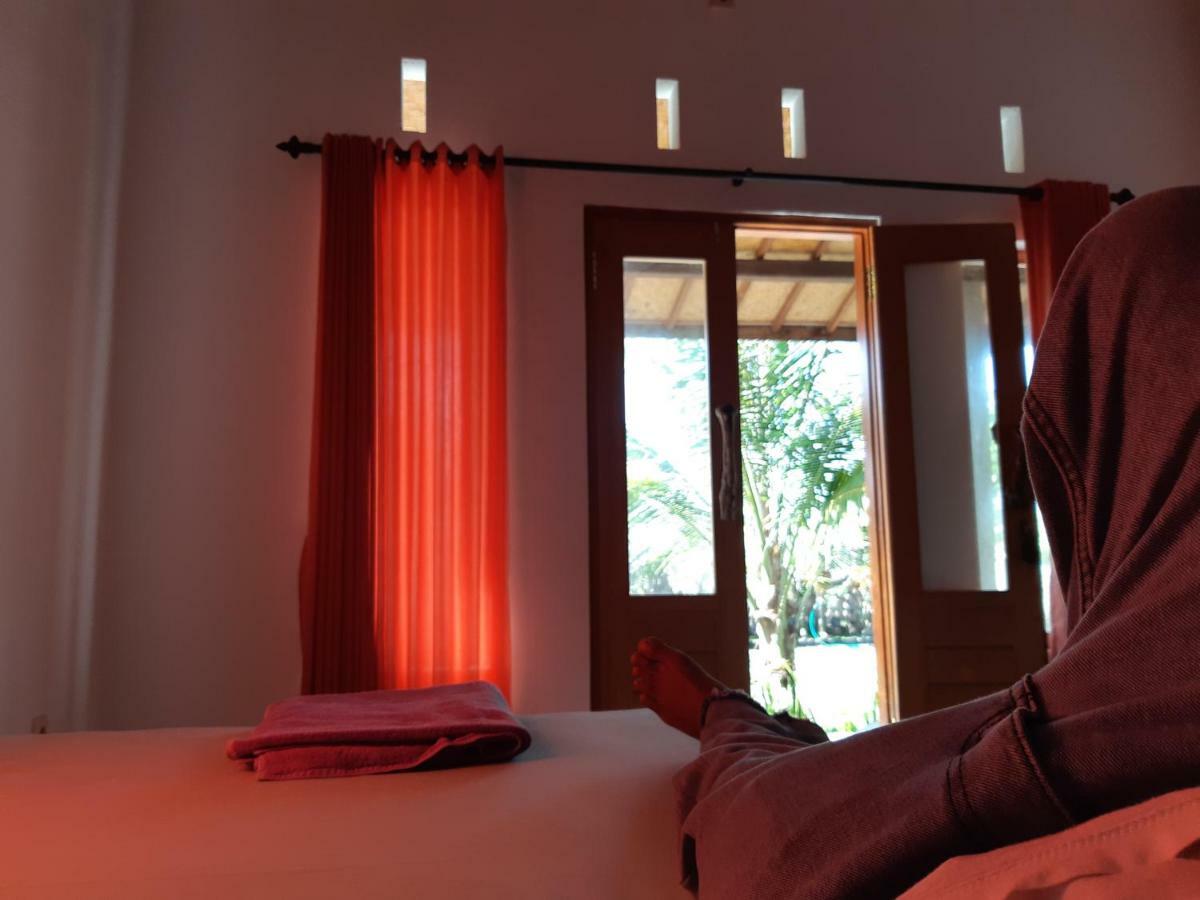 Friend House Stay & Surf Airsatang Exteriör bild