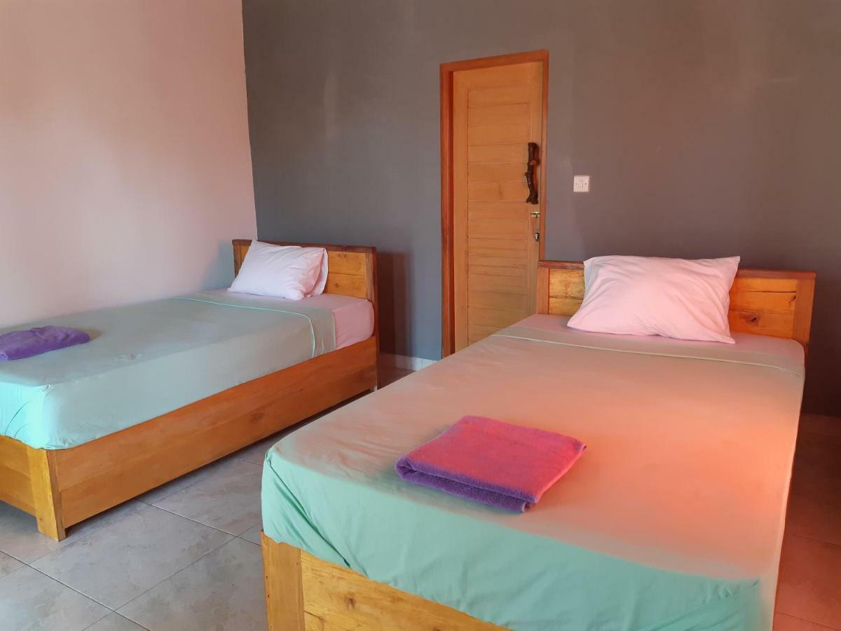 Friend House Stay & Surf Airsatang Exteriör bild
