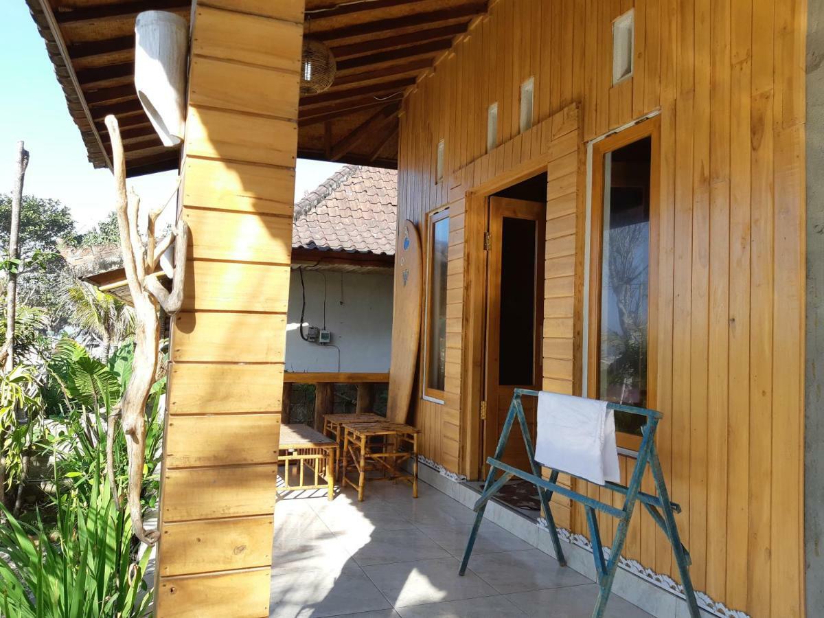 Friend House Stay & Surf Airsatang Exteriör bild