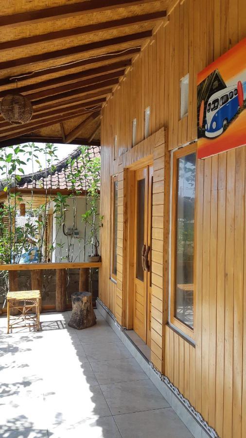Friend House Stay & Surf Airsatang Exteriör bild