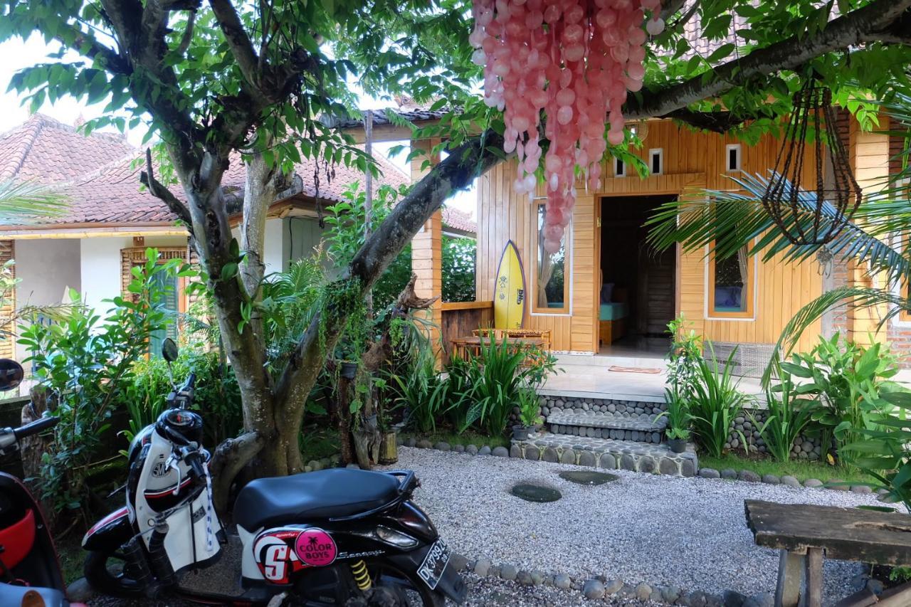 Friend House Stay & Surf Airsatang Exteriör bild